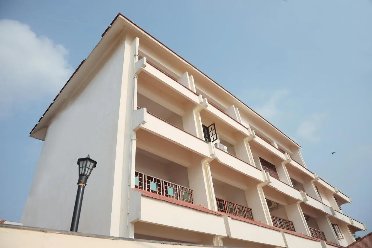 Hotel Searock Beach Resort Kovalam 3*,